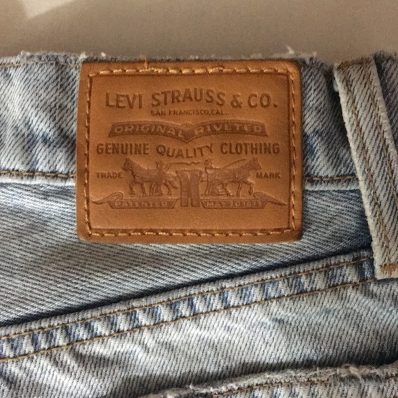 Levi’s Wedgie Short - Picture 5 of 6